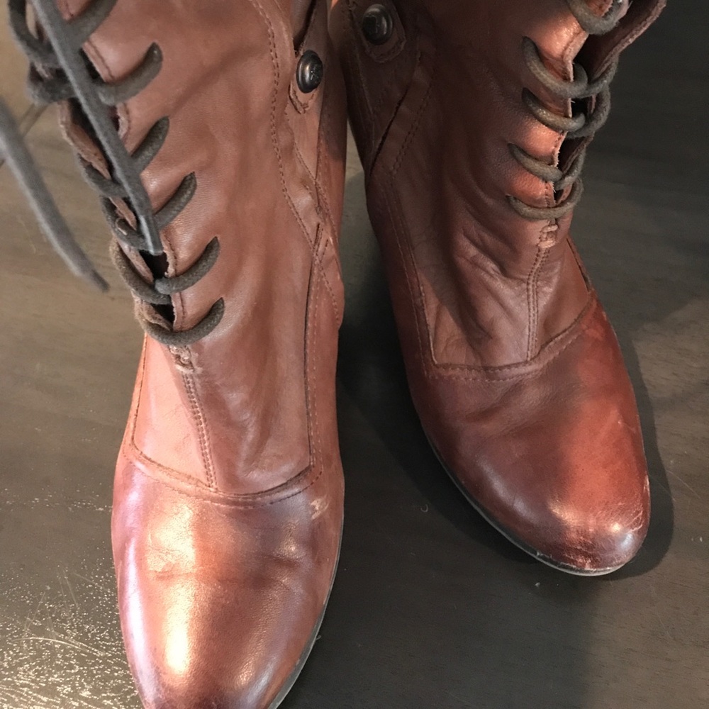 Boots - Picture 2 of 5